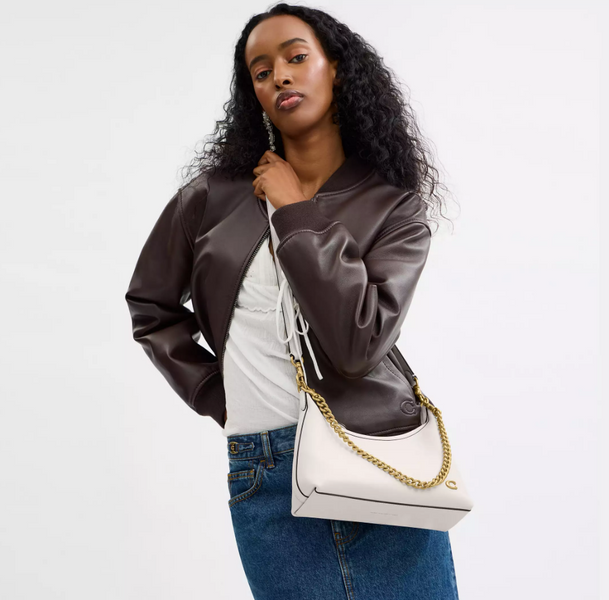 Жіноча шкіряна сумка Coach Juliet Shoulder Bag 25 Brass/Chalk 196395632756 фото