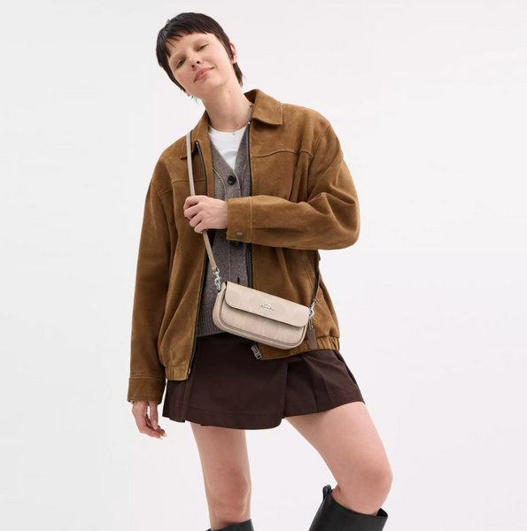 Женская сумка COACH Hailey Flap Bag In Signature Canvas Silver/Sand/Taupe CAN70-Sand/Taupe фото