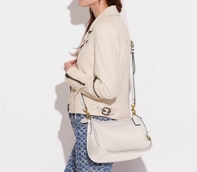 Сумка жіноча Coach Cary Pebble-Grain Leather Cross Body Bag 1082 фото