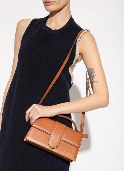 Женская сумка кожаная Jacquemus Le Grand Bambino Shoulder Bag коричневая (b12063) b12063 фото